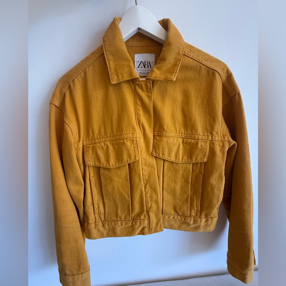 Cropped mustard Jacket Zara